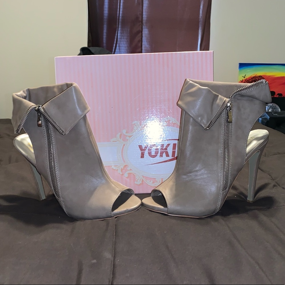 Yoki Tan Heels